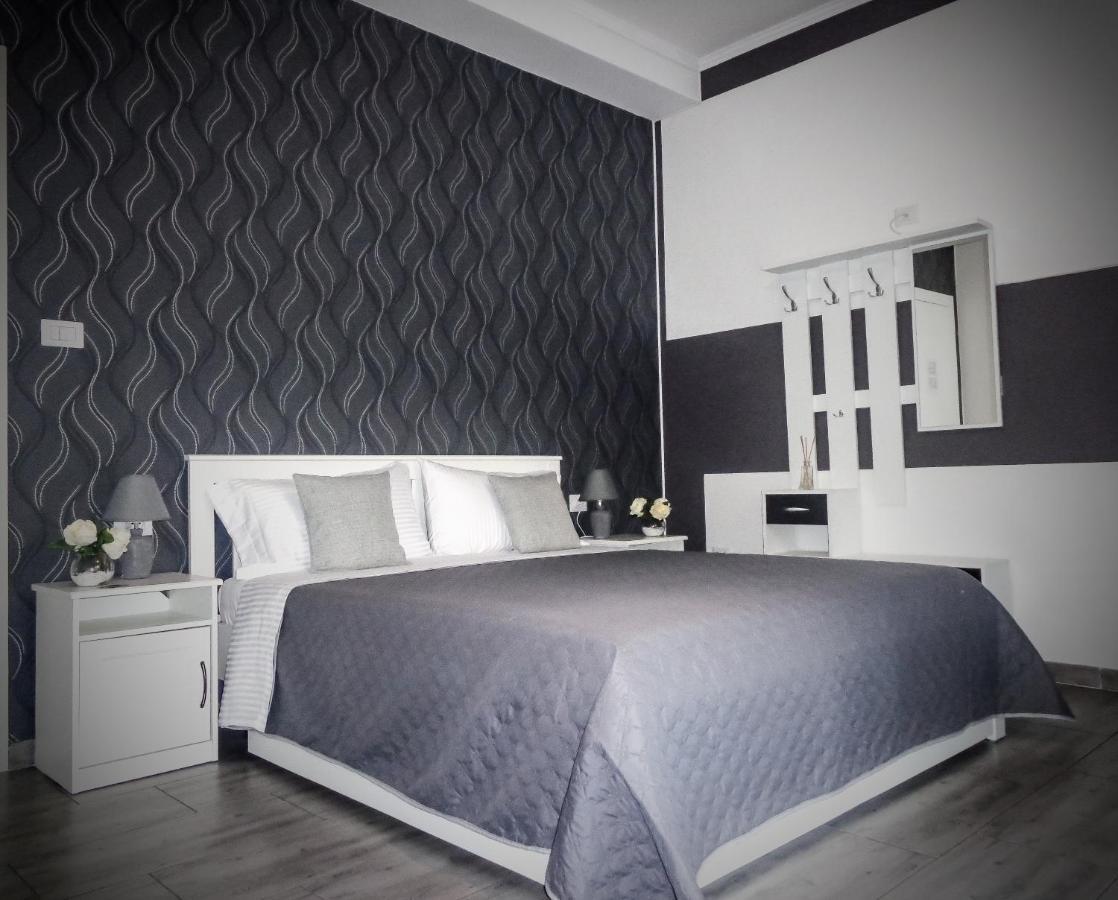 Chloe'S Rooms Cagliari Bagian luar foto