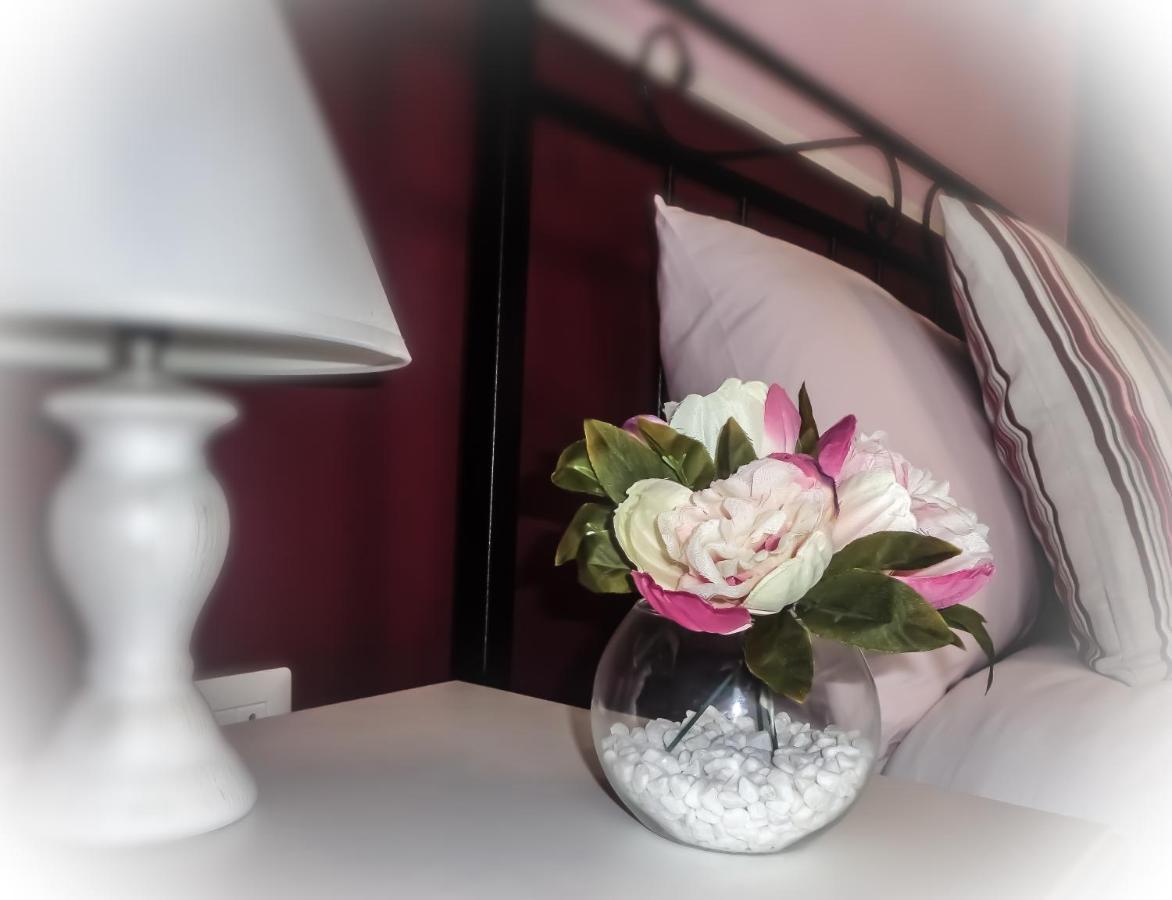 Chloe'S Rooms Cagliari Bagian luar foto