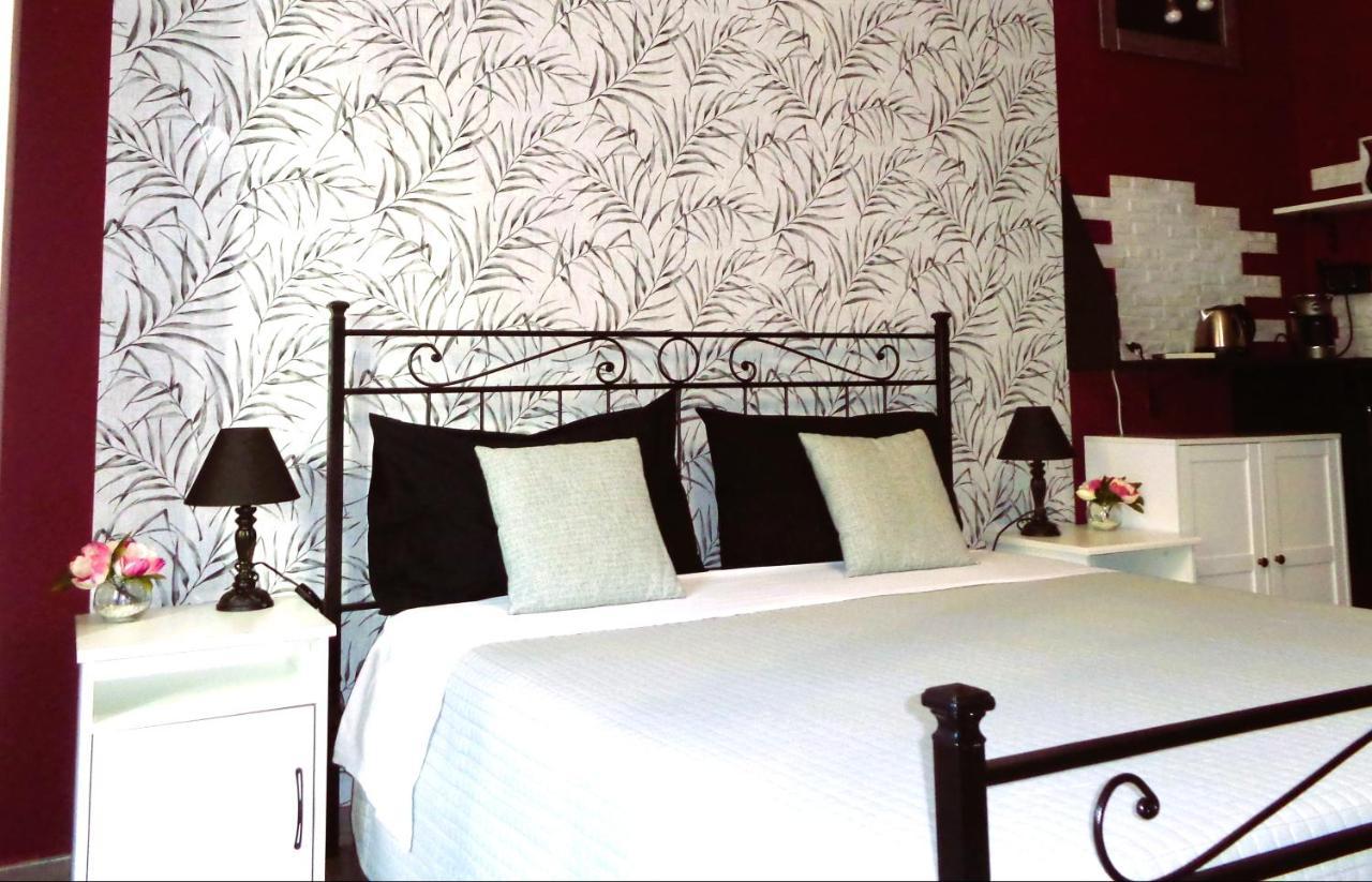 Chloe'S Rooms Cagliari Bagian luar foto