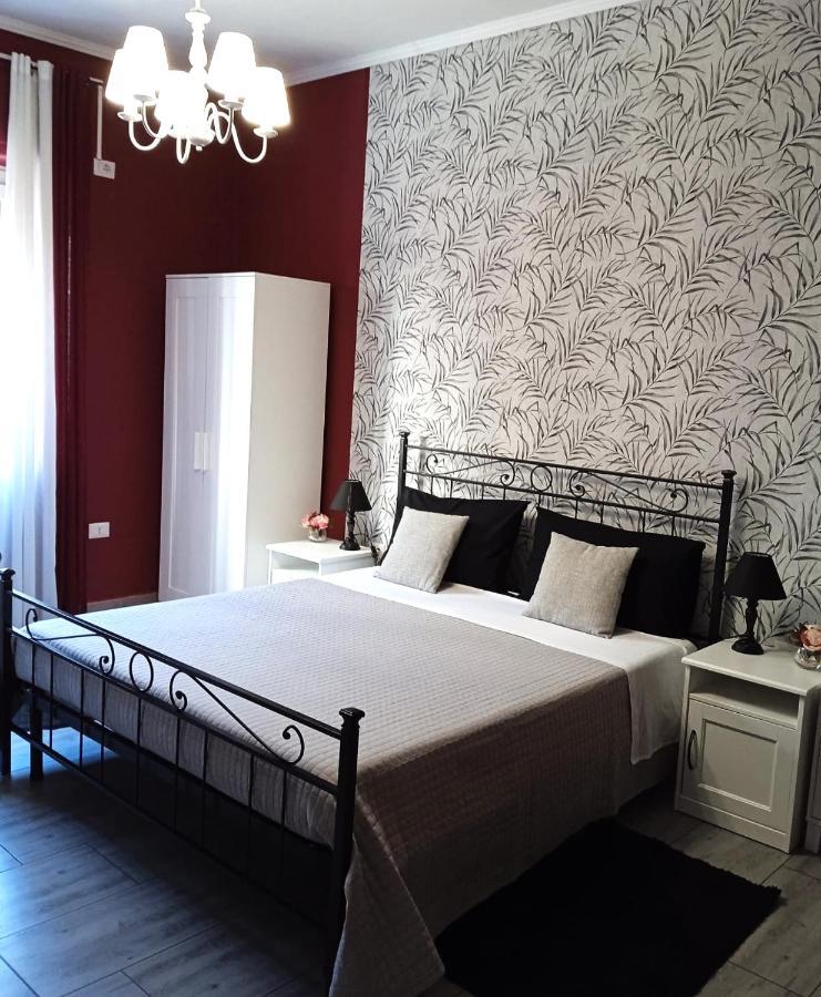 Chloe'S Rooms Cagliari Bagian luar foto