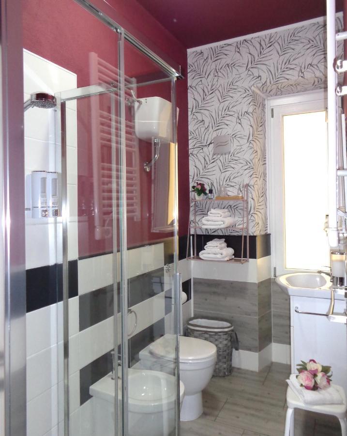 Chloe'S Rooms Cagliari Bagian luar foto