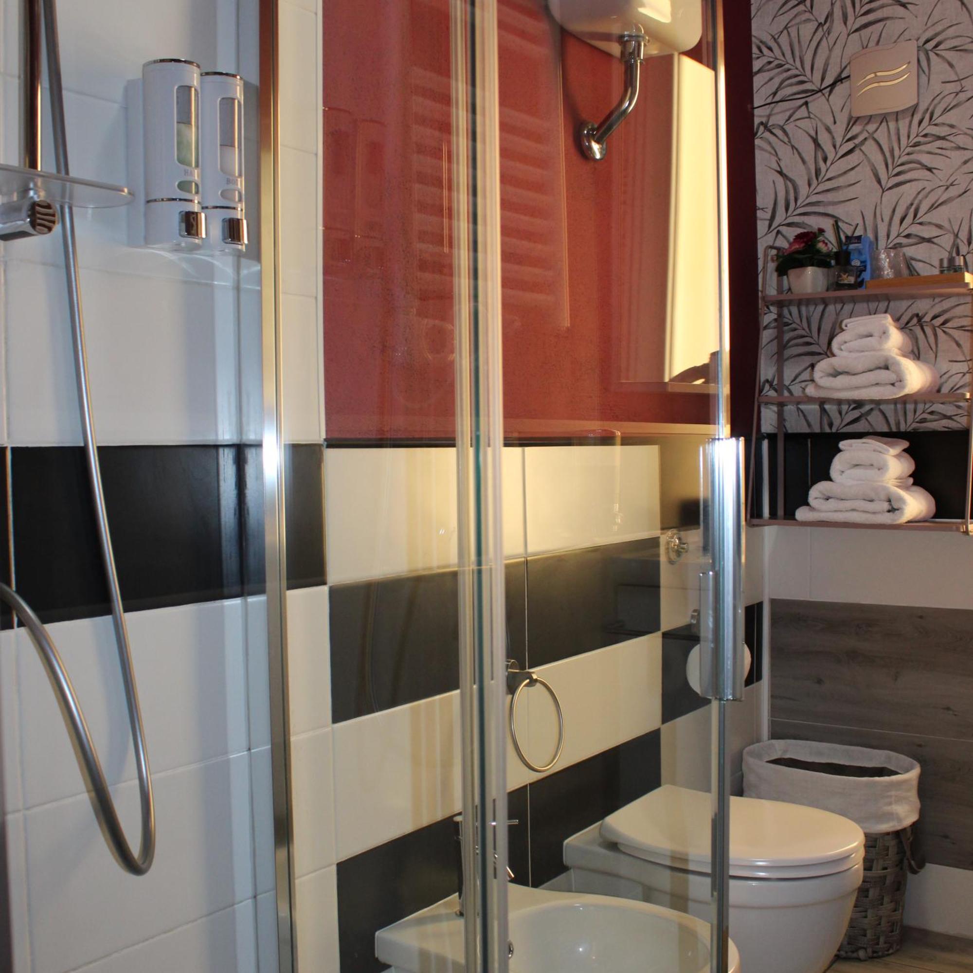Chloe'S Rooms Cagliari Bagian luar foto